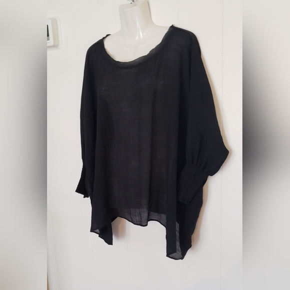 Bobbi Rocco Los Angeles Smocked Sleeves Top - Picture 3 of 8